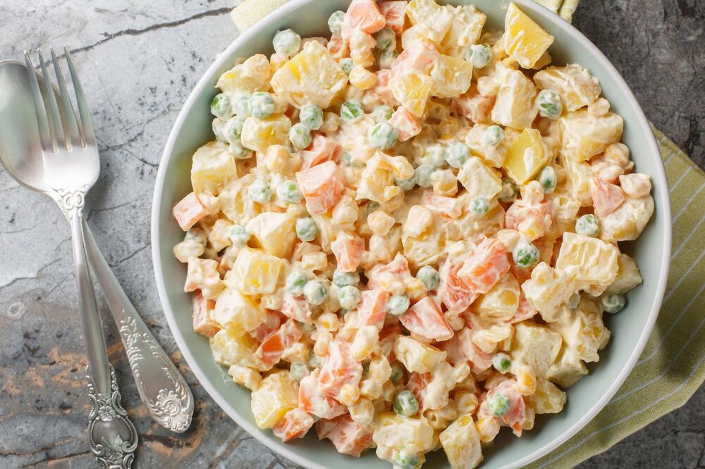 Slavsku trpezu nećete moći da zamislite bez ove salate: Kremasta i sprema se očas posla, a uspeva baš svima