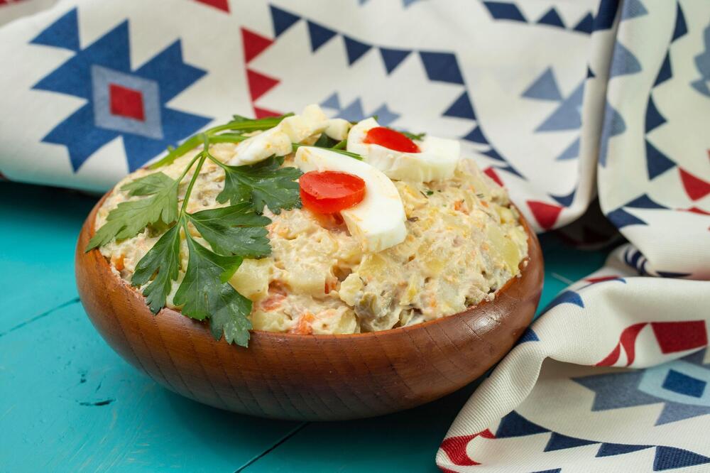 Posna salata bez koje više nećete moći da zamislite nijednu trpezu: Zdrava je i ukusna, kažu da je lepša od mimoze