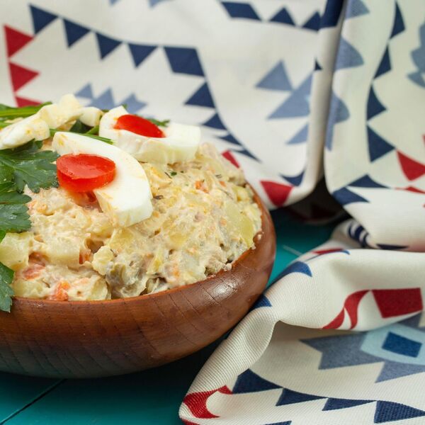 Salata bez koje više neće proći nijedno slavlje: Kažu da je bolja čak i od ruske, smazaćete je za tren oka