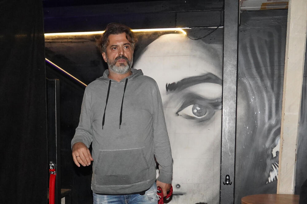 Sergej prijavio ženu pa brutalno izvređao novinare! Iz njegovih usta se čule pogrdne reči- Vratite se u svoje štale