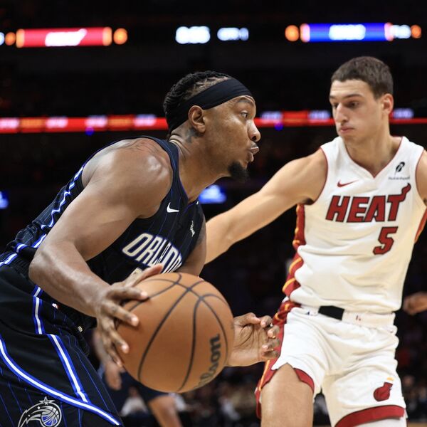 Dvocifren Nikola Jović u porazu Majamija od Orlanda (Video)