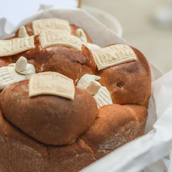 Srbi masovno greše kod sečenja slavskog kolača, oglasio se sveštenik: Nemojte ovo raditi, veliki je greh