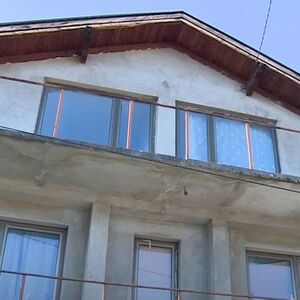 STANISLAVOVU KUĆU NIKO NEĆE DA KUPI 20 GODINA: Svi su mislili da je otišao, a onda se saznalo DA JE UNUTRA ŽENA...