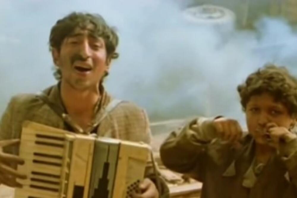 IGRAO JE DEČAKA MUZIČARA U KO TO TAMO PEVA, A EVO GA NAKON 4 DECENIJE: Svaki dan ga srećete, a ne znate da je on