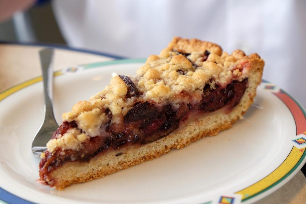 Poslastica za zimske dane koja vraća u detinjstvo: Sočan i neodoljivo ukusan slatkiš koji će vaša porodica voleti