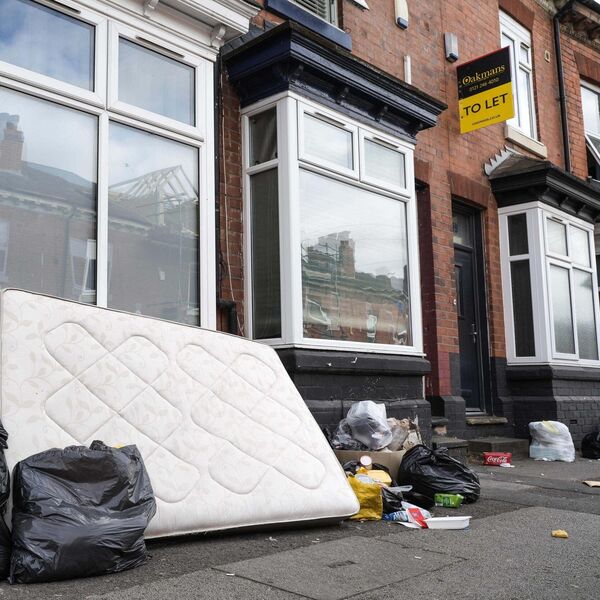 Čistačica bacila stari dušek, a vlasnici kad su videli odmah pozvali policiju: Njihova panika digla je sve na noge