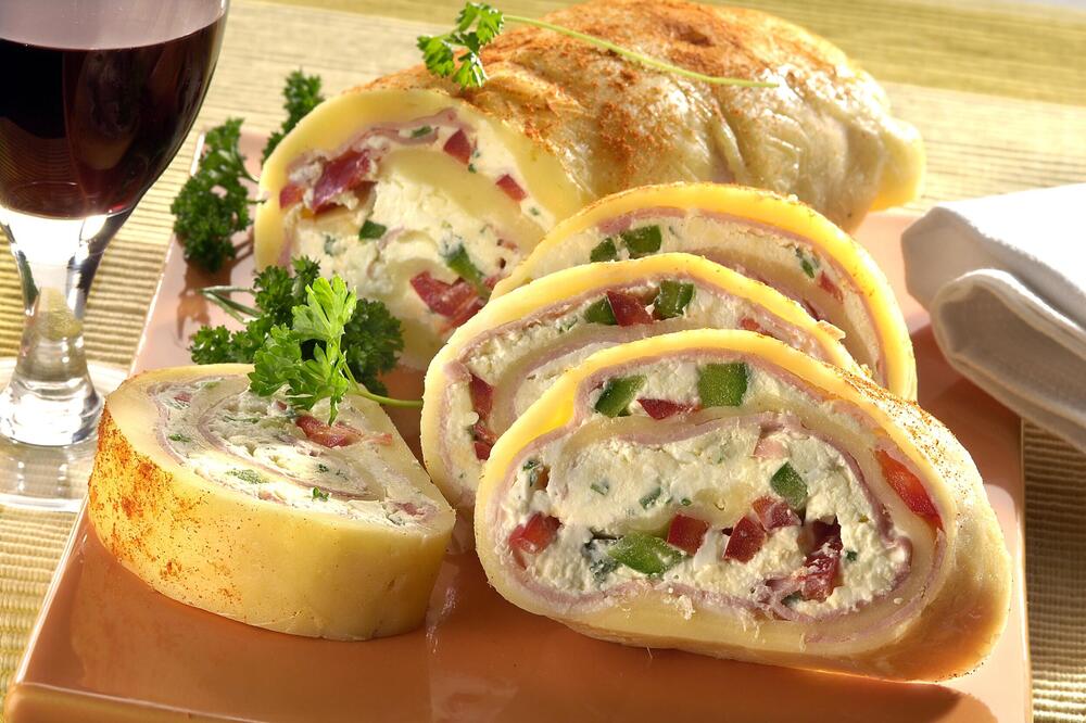 Slavski slani rolat pun slasnog fila: Obogatiće vam trpezu, a uspeva baš svima, uživaćete u svakom zalogaju