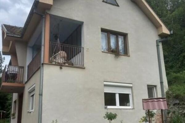 Nenad prodaje ogromnu kuću za 22.000 evra: Odmah useljiva i na dobroj lokaciji, ali ljudi se pitaju jedno (FOTO)