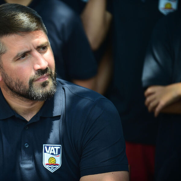 RAĐEN BAŠ NEMA SREĆE! Bivša žena jedva obuzdala grudi u LEOPARD KUPAĆEM - Nikola, gledaš li ti ove vruće fotke?