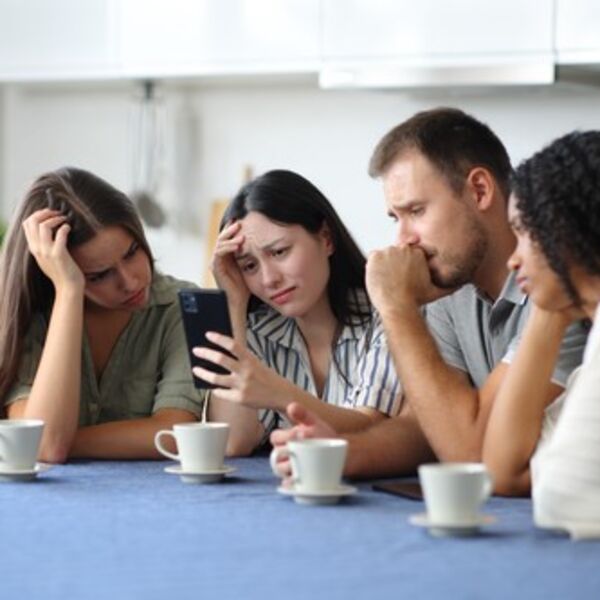 ZAR SESTRE ZBOG OVOGA DA SE POSVAĐAJU? Vika i dreka zbog IMENA: "Toliko je histerisala da sam spustila slušalicu"