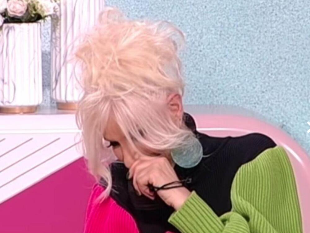 FOLKERKA U 68. OTVARA SAJT ZA ODRASLE? Evo koji DEO TELA želi da NAPLAĆUJE! Voditelj nije očekivao ovaj odgovor