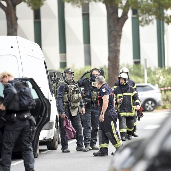 Još jedna pljačka posle Luvra! Odjekivale eksplozije, lopovi ušli kroz prozor i odneli pravo bogatstvo (VIDEO)