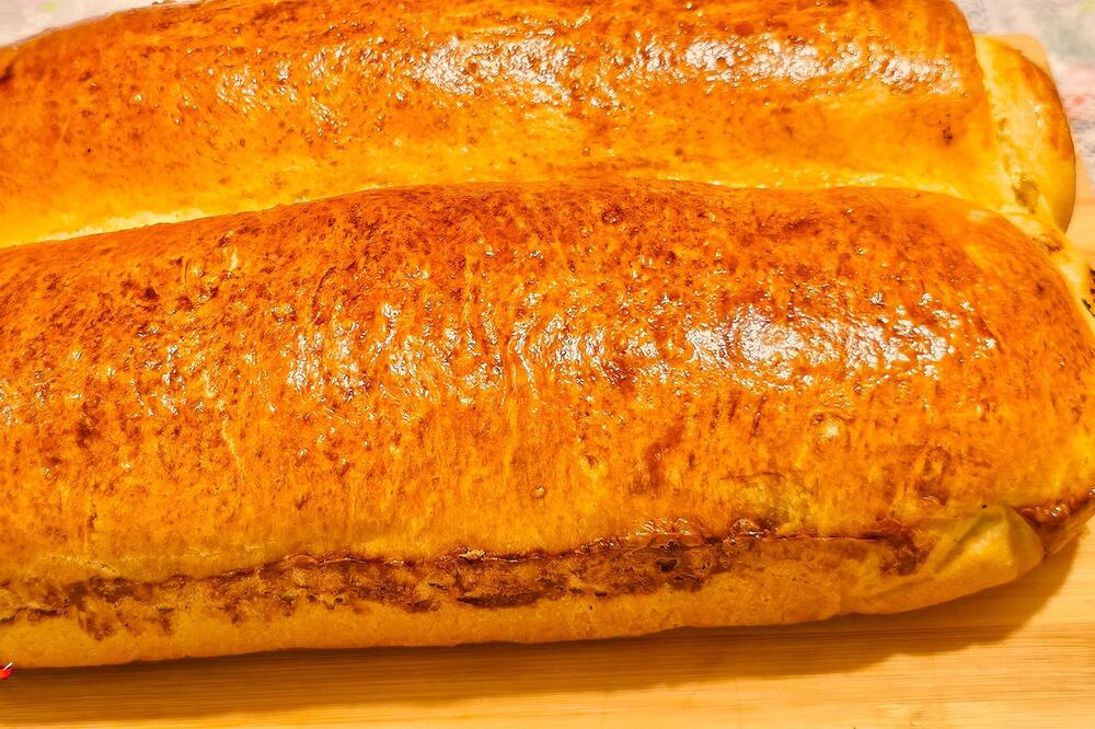 Spolja hrskava, a unutra puna bogatog nadeva: Ako volite maline odmah zapišite recept, bolju štrudlu niste jeli