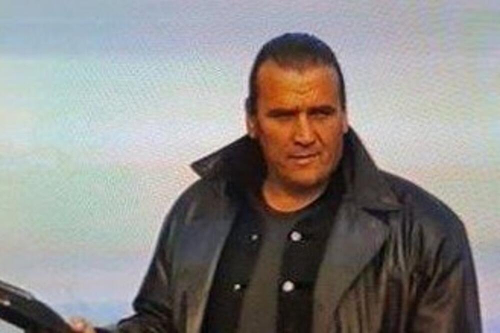 "BI TI, ALI NEMAŠ M*DA DA PUCAŠ" Za njega su svi bili male mace! Žestok kriminalac nije imao milosti, krio je da...