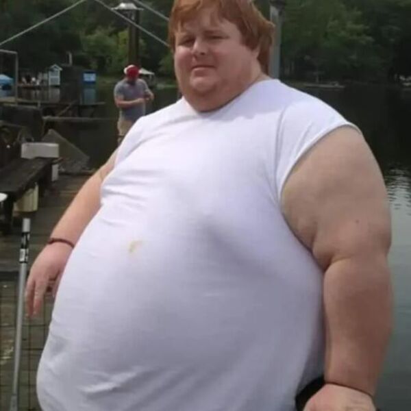 Ovog momka je otac kupao posle nužde jer je imao 400 kila: Kadu zamenio koritom, pa usledila transformacija veka