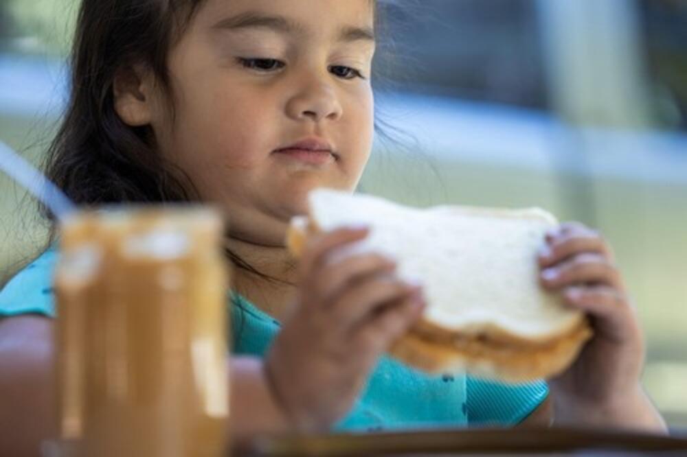 Hitno povučeno jelo za decu koje Srbi obožavaju! Roditelji obratite pažnju, postoji opasnost po vaše mališane!