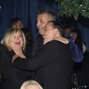 SRBINU RODILA DVE ĆERKE, A ON JE OTKAČIO POSLE 17 GODINA I TO ZBOG OVOGA! Isplivala poražavajuća istina