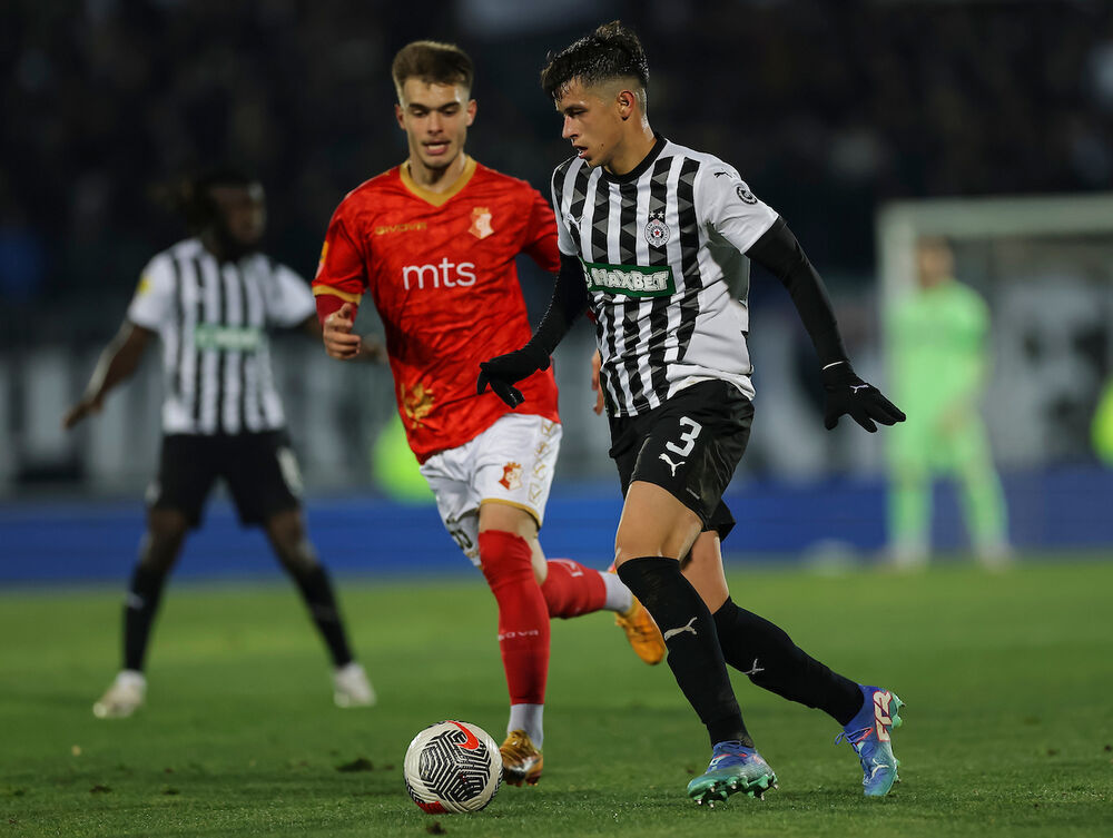 Mihajlo Ilić (desno)