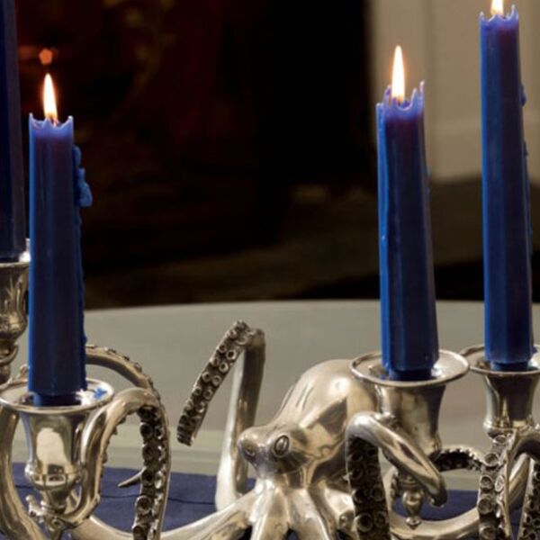 Prodaju se svećnjci najpoznatije francuske ljubavnice! Kada čujete koliko koštaju, zavrteće vam se u glavi od cifre