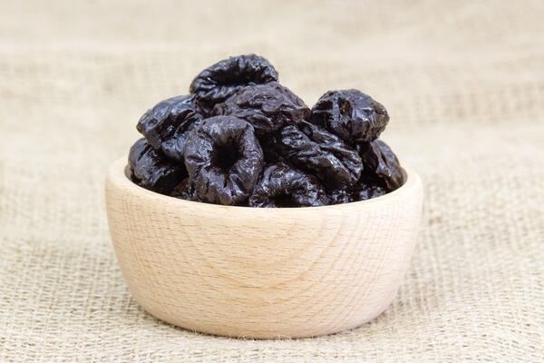 EVO ŠTA SE DESI U ORAGNIZMU AKO SVAKO JUTRO POJEDE 3 SUVE ŠLJIVE: Creva će vam raditi kao sat, a utiče i na ovo!