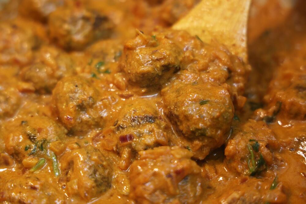 Majstorski ručak u kojem će uživati i najveći gurmani: Ćufte prste da poližete, ovo im daje poseban šmek