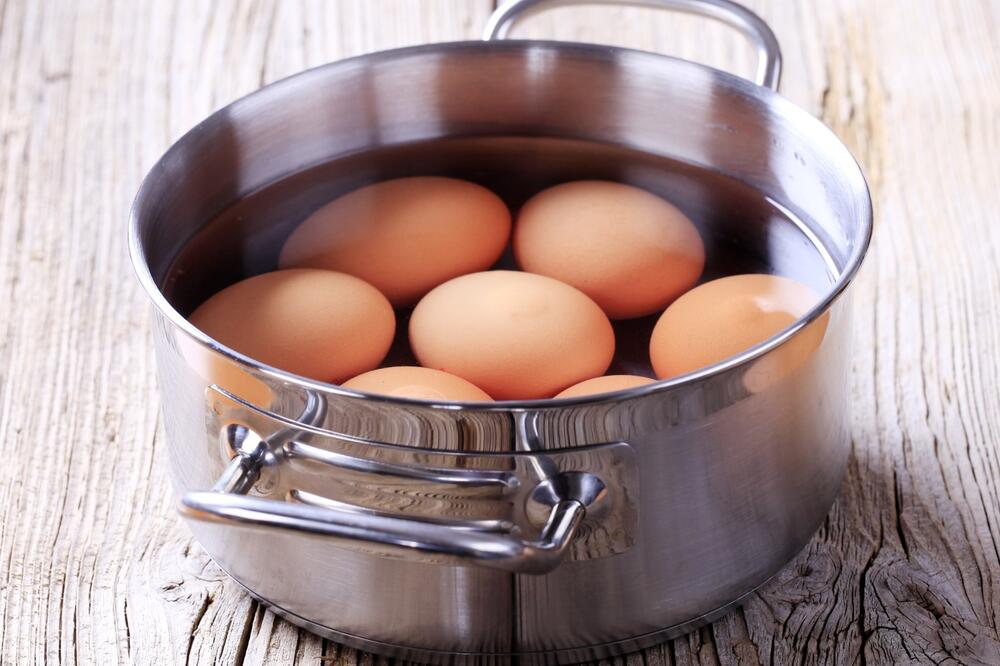 Jeo je 720 jaja mesečno zbog eksperimenta, a nakon svega kaže: „Doktori nisu u pravu“