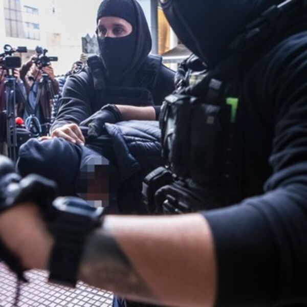 Razbijen veliki kriminalni klan! Velikim prevarima pokupili više od 7 miliona evra, a zadatke dobijali od...