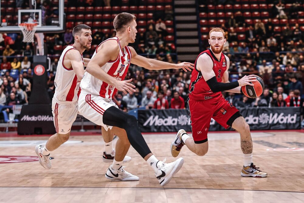 Niko Menion i Filip Petrušev u duelu