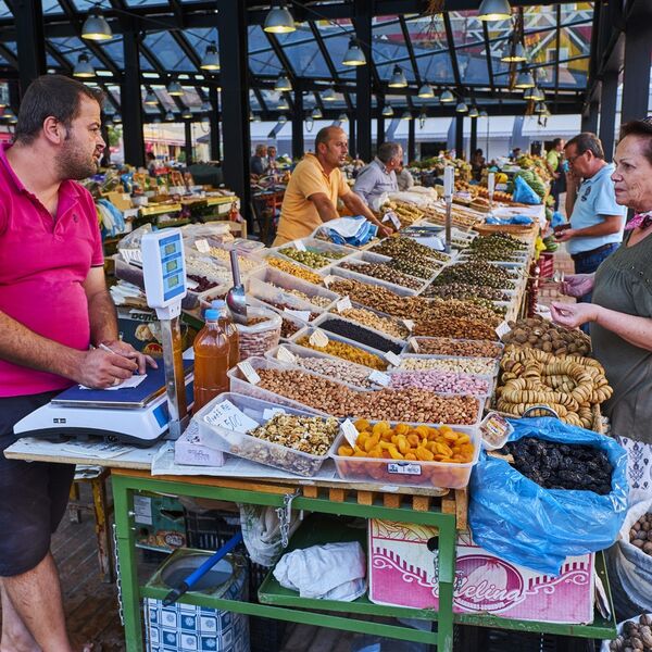 Bivši lekar sa VMA otkrio čime se Srbi najviše truju: Ovu namirnicu preskočite jer je puna otrova