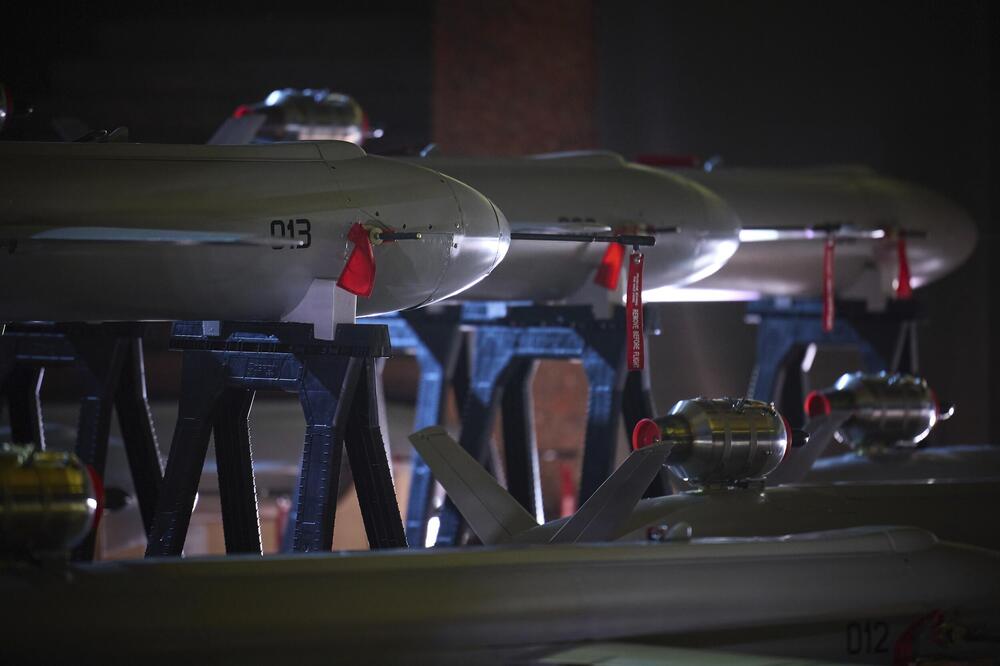 BOSNA SE OPASNO NAORUŽAVA Ministar Zukan Helez bio u Turskoj, pa najavio: Stižu im Koale, Kangal i Bajraktari TB2!