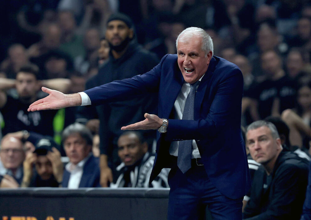 Željko Obradović na utakmici Partizana i Asvela