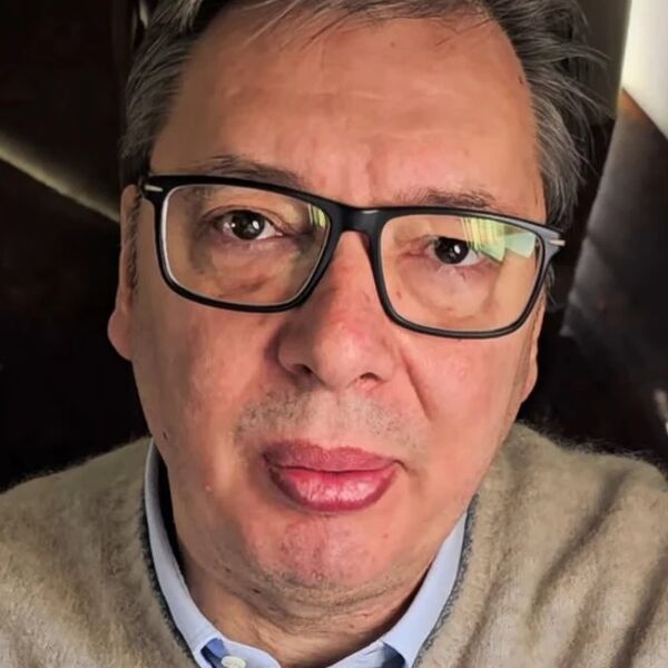 Vučić poleteo iz Bakua