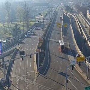 POŽAR U POZNATOM RESTORANU NA AUTOKOMANDI: Tramvaji su u obustavi