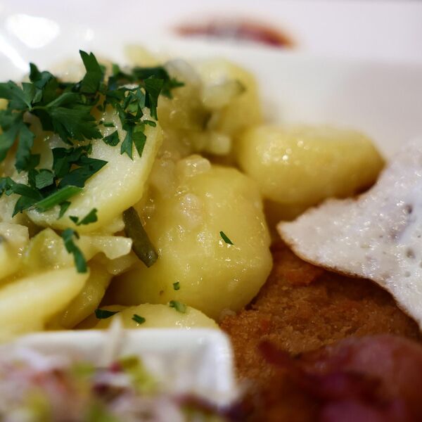 Ovaj sastojak krompir salatu čini neodoljivom: Obogatite slavsku trpezu, evo šta joj daje poseban šmek