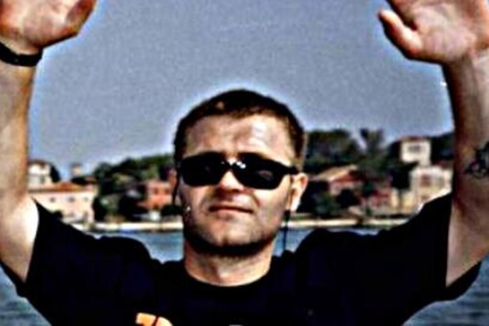 KALINIĆ UPERIO PIŠTOLJ U ČOVEKA I IZGOVORIO "OVO TI JE POZDRAV IZ BEOGRADA": Kad je zapucao shvatio KOGA JE UBIO!