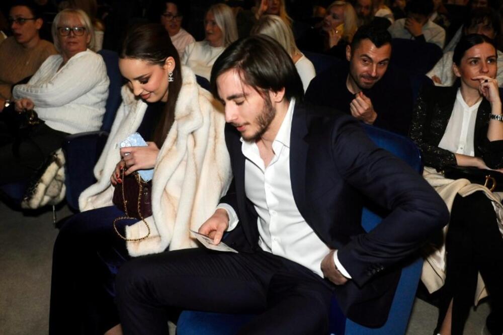 MAMA (45) NAPUSTILA TATU (74) PA UPECALA MILIJARDERA (70), A ON SVE JAČI! Napucani sin MOĆNIKA hara Beogradom, UH!