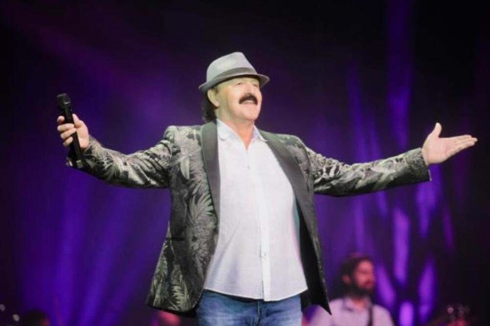 TO MOŽE SAMO ON: Haris Džinović u makedonskom gradu Berovo sa 6.500 stanovnika okupio 18.000 ljudi!