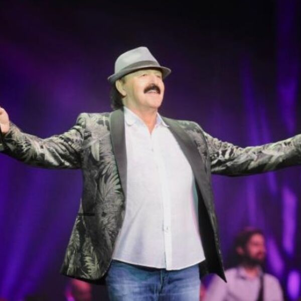 Svi rekordi padaju: Haris Džinović u Severnoj Makedoniji pred 50 hiljada ljudi pokazao zašto je legenda muzike!