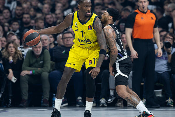 Najdžel Hejs-Dejvis želi veću platu od Vasilija Micića! Fenerbahče priprema novu ponudu, Hapoel je već ima