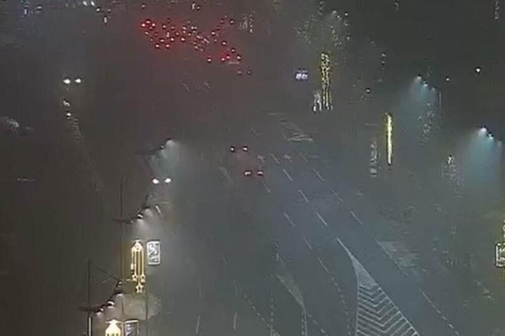 Iako padavine prestaju, vozači imaju veliku opasnost pred sobom: Oglasio se AMSS zbog dve pojave na putevima!