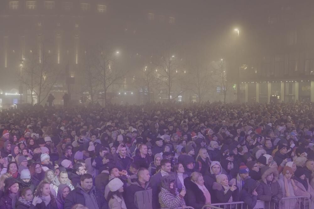 VELIKI DOČEK 2025. NA TRGU: Beograđani i gosti u gradu uživali uz muzičke legende