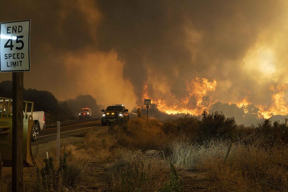 Novi pakao na zemlji! Amerikom bukti skoro 200 šumskih požara: Proglašeno vanredno stanje u jednoj državi
