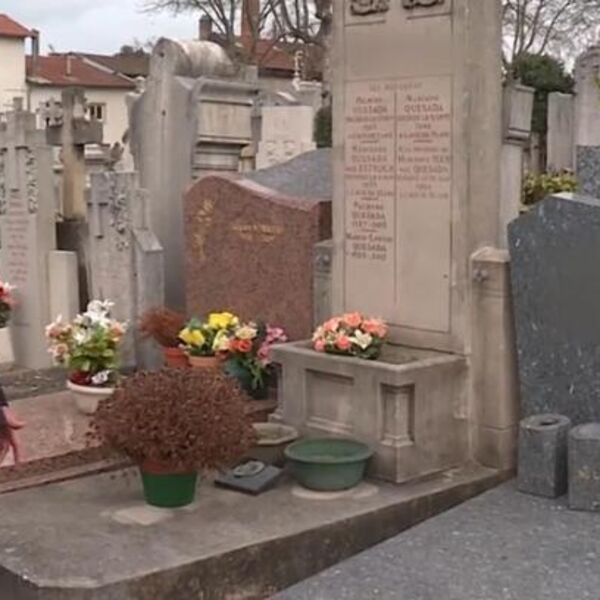 Filip i Martina otišli na groblje, a tamo ih zatekao užas: Tražili grobnicu svojih roditelja, pa zatekli... (FOTO)