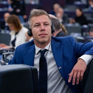 OVAKVOG GA DO SADA NIKO NIJE VIDEO: Isplivale PRIVATNE SLIKE Petera Mađara, svi komentarišu JEDAN DETALJ, a žene...