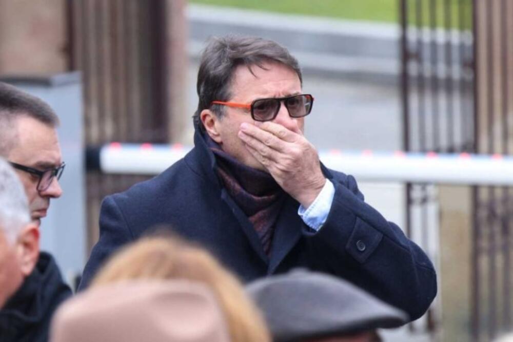 PREMINUO JE! Jovan Memedović slomljen od bola, objavio umrlicu