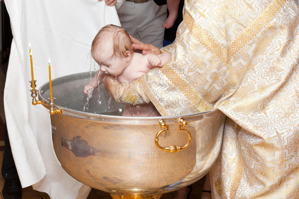 Ovo su najčudnija imena dece u Srbiji: Pojava koja tera čoveka na razmišljanje, da se PREKRSTIŠ i POMOLIŠ, neralno!
