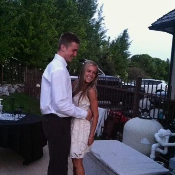 Njihova ljubav jača je od svega, ali zbog jedne stvari dobijaju ovo pitanje: Ljudi se okreću na ulici za njima