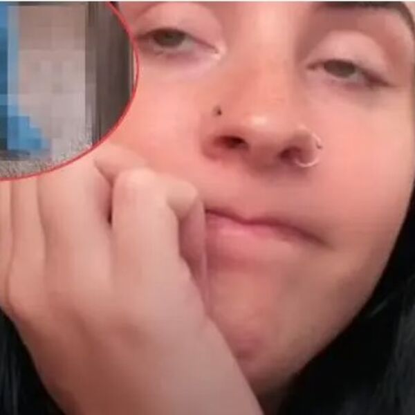 Poručila farmerke, a dobila... Internet kupovina je ovoj devojci došla glave - pogledajte samo šta joj je stiglo