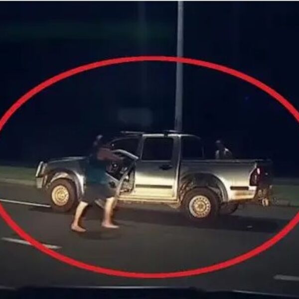 Kamera sve zabeležila, gledajte na svoju odgovornost: Posle saobraćajke se sukobili, pa uradili nešto neverovatno