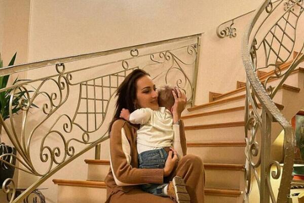 DA SE ČOVEK RASTOPI OD SREĆE! Prva fotka ćerke Aleksandre Prijović - JEDAN DETALJ SVI KOMENTARIŠU